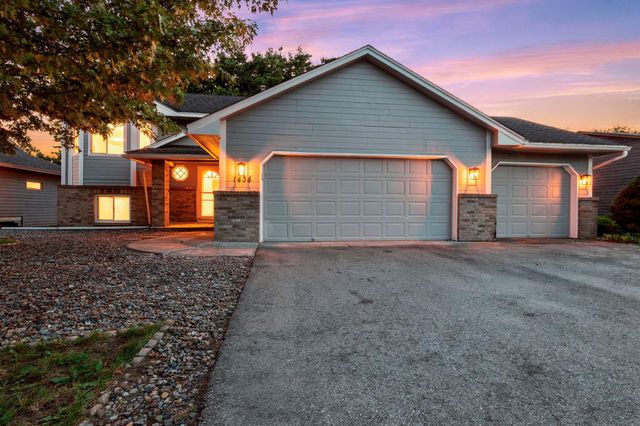 1434 Eastlake Drive, Chaska, MN 55318
