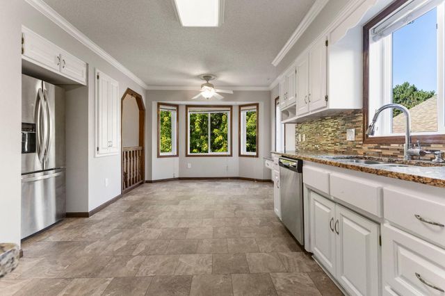 1434 Eastlake Drive, Chaska, MN 55318