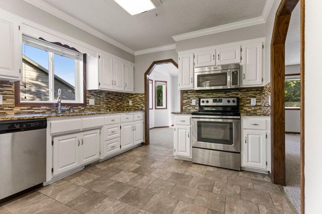 1434 Eastlake Drive, Chaska, MN 55318