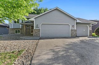 1434 Eastlake Drive, Chaska, MN 55318