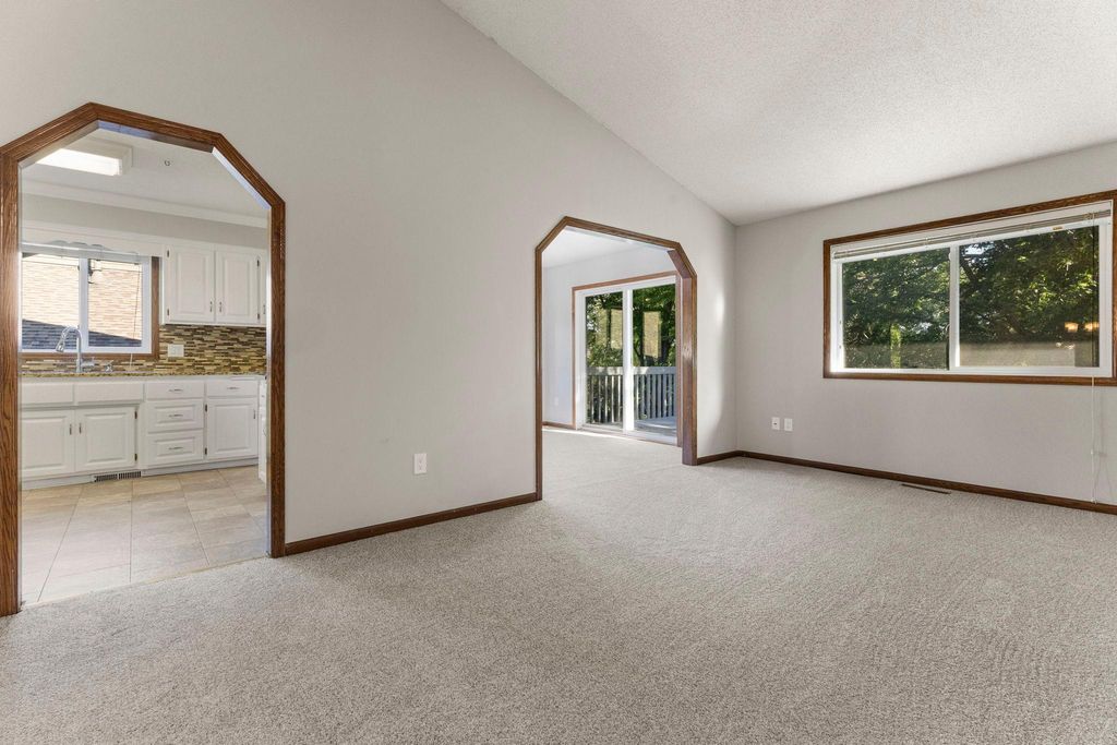 1434 Eastlake Drive, Chaska, MN 55318 — photo 2