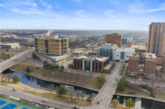 4942 Walnut Street 2 South, Kansas City, MO 64112