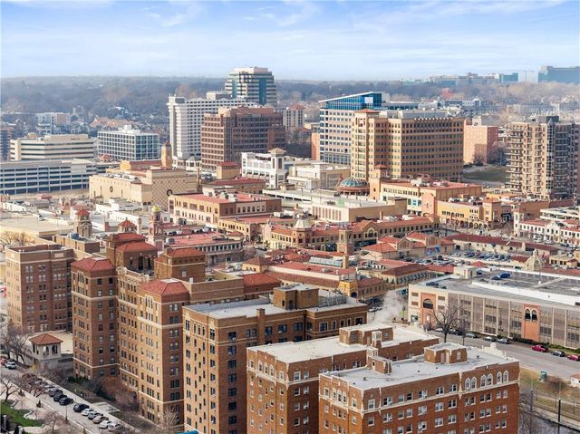 4942 Walnut Street 2 South, Kansas City, MO 64112