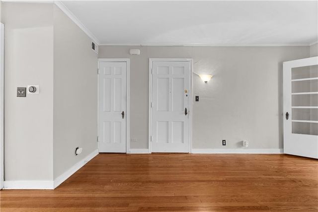 4942 Walnut Street 2 South, Kansas City, MO 64112