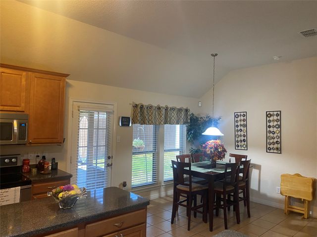 2250 Kaitlyn Drive, Weatherford, TX 76087