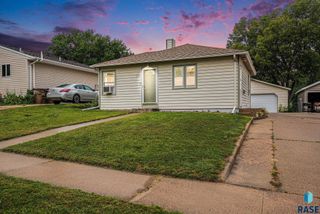 609 S Lyndale Ave, Sioux Falls, SD 57105