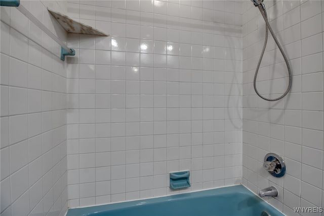 705 Powell Lane, Lewiston, NY 14092