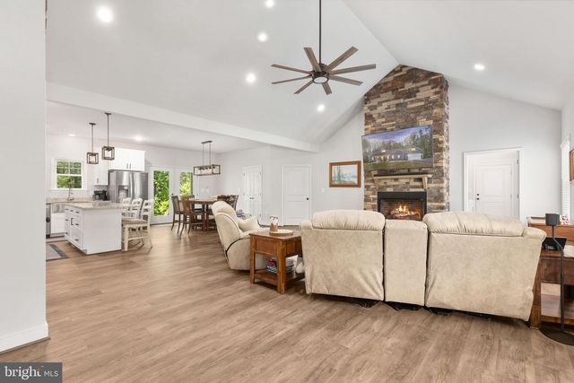1098 LAKE FOREST DR, Mineral, VA 23117