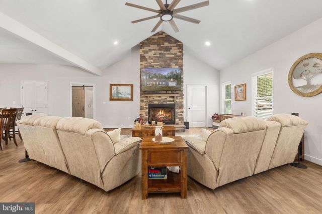 1098 LAKE FOREST DR, Mineral, VA 23117