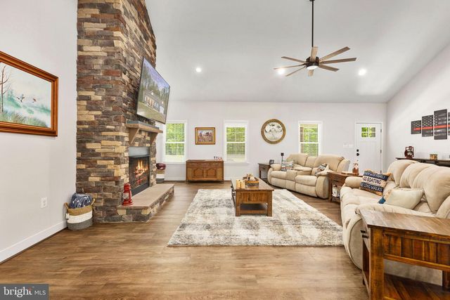 1098 LAKE FOREST DR, Mineral, VA 23117
