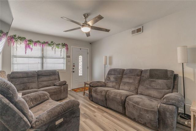 121 W Ridge Road, Norman, OK 73069