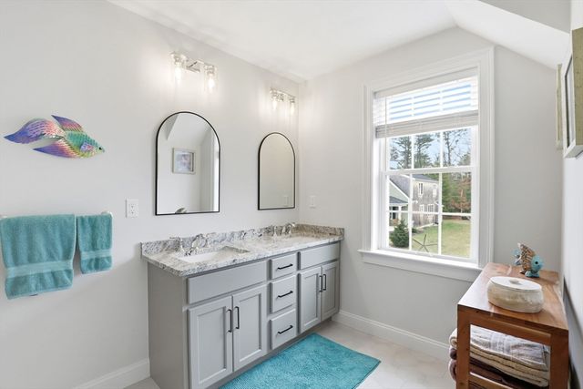 33 Farm Rd, Plymouth, MA 02360