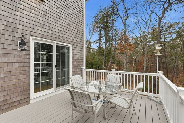 33 Farm Rd, Plymouth, MA 02360