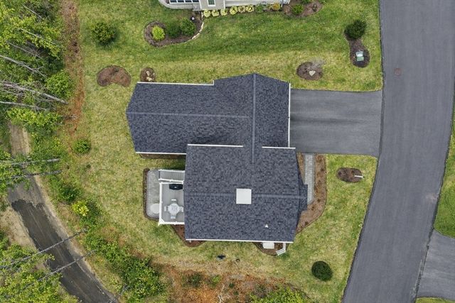 33 Farm Rd, Plymouth, MA 02360