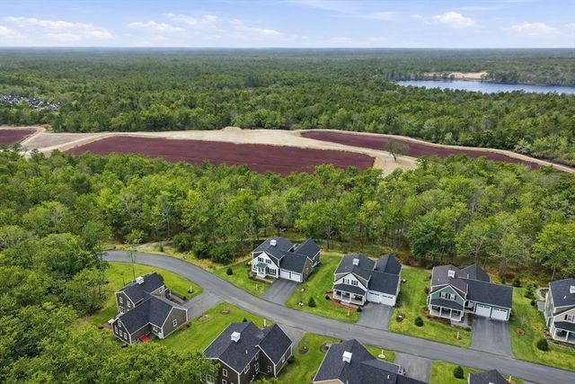 33 Farm Rd, Plymouth, MA 02360