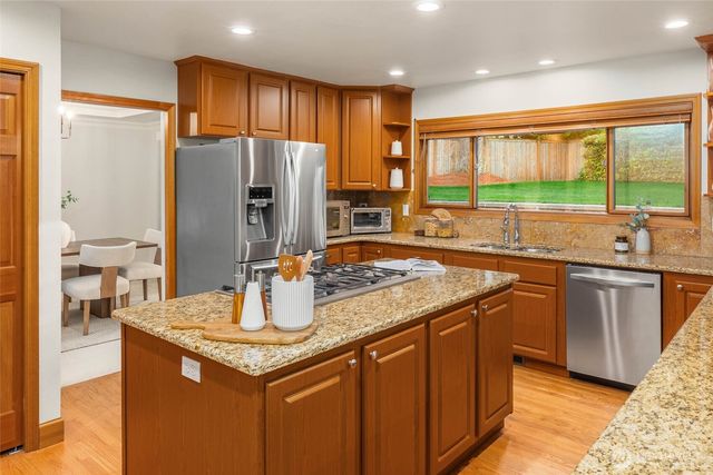 4651 171st Avenue SE, Bellevue, WA 98006