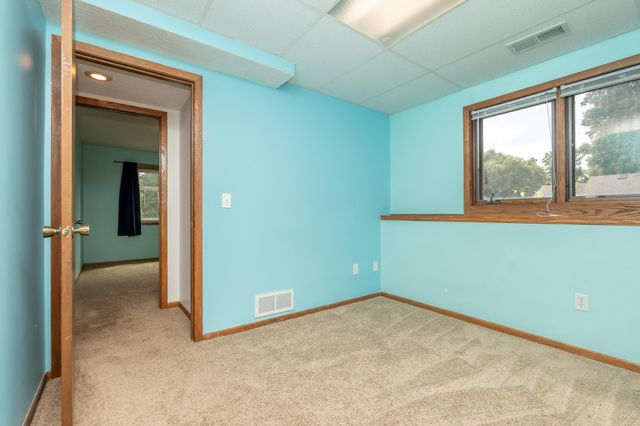 5606 W 132nd St., Savage, MN 55378