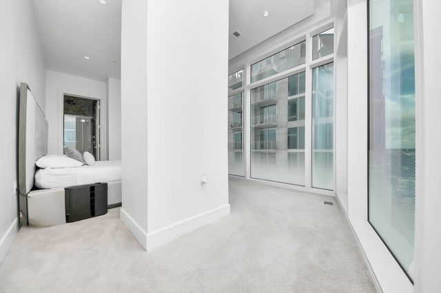 4521 San Felipe Street 1904, Houston, TX 77027