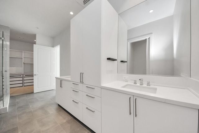 4521 San Felipe Street 1904, Houston, TX 77027