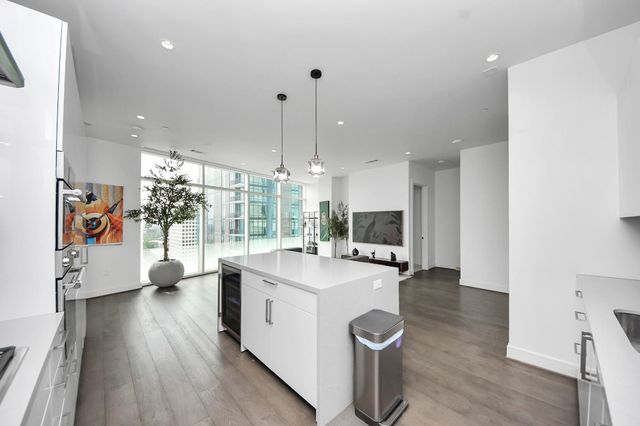 4521 San Felipe Street 1904, Houston, TX 77027