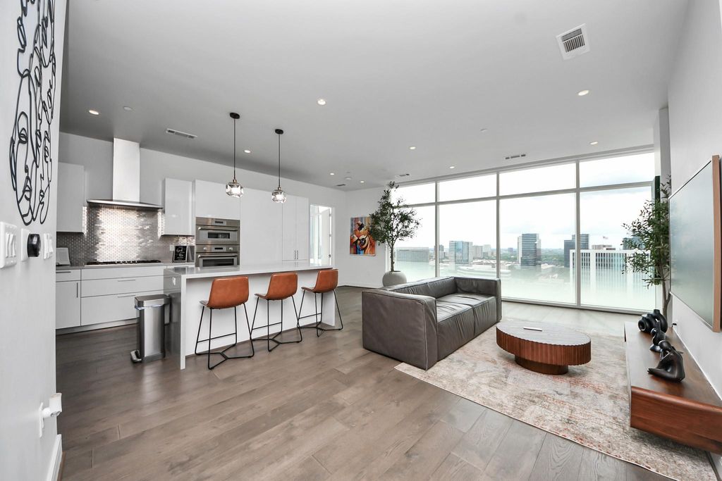 4521 San Felipe Street 1904, Houston, TX 77027