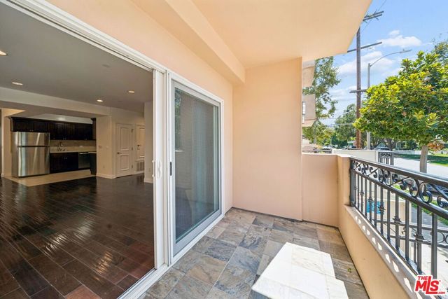 4376 ETHEL Avenue 102, Studio City, CA 91604