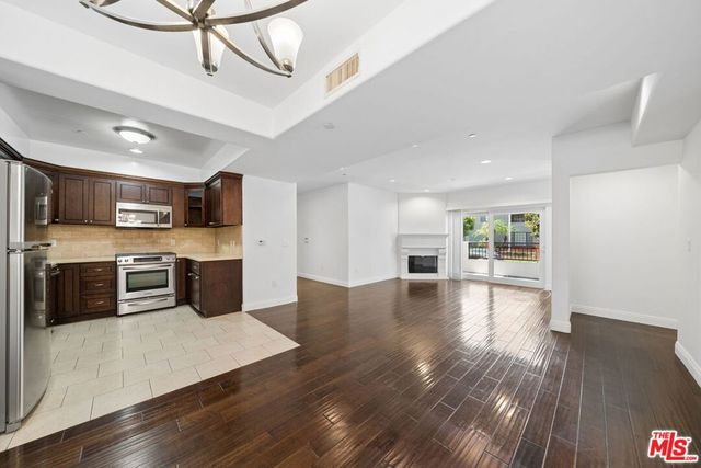 4376 ETHEL Avenue 102, Studio City, CA 91604