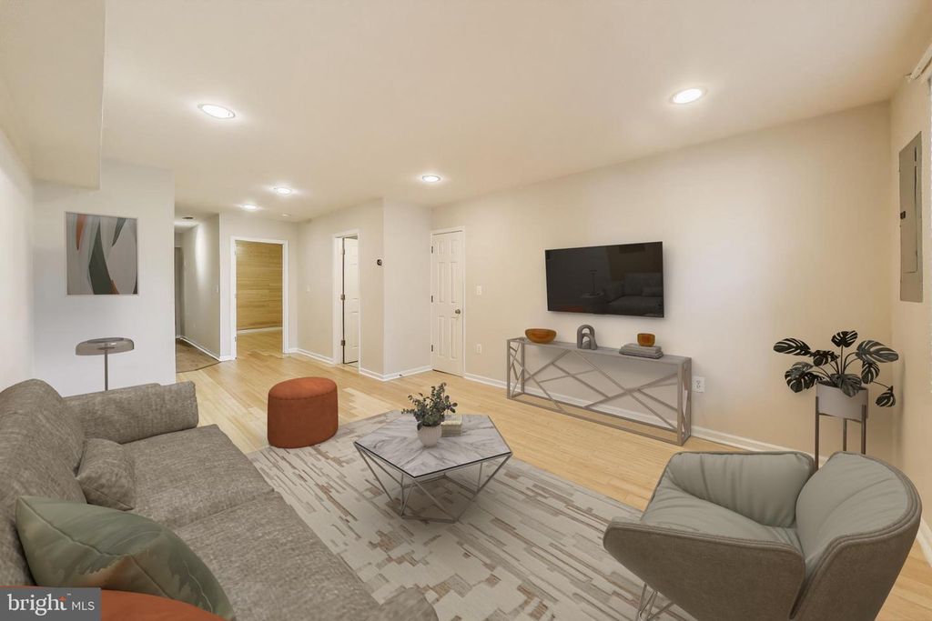 1121 QUEEN ST NE #2, Washington, DC 20002
