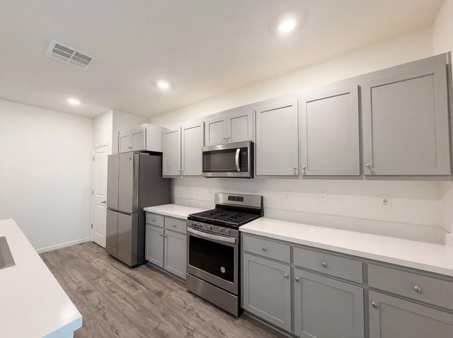 15385 Trolley St, Lathrop, CA 95330