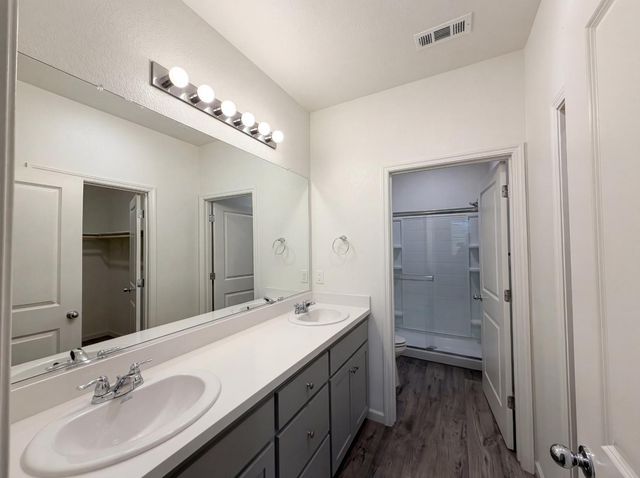 15385 Trolley St, Lathrop, CA 95330