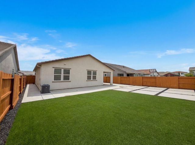 15385 Trolley St, Lathrop, CA 95330