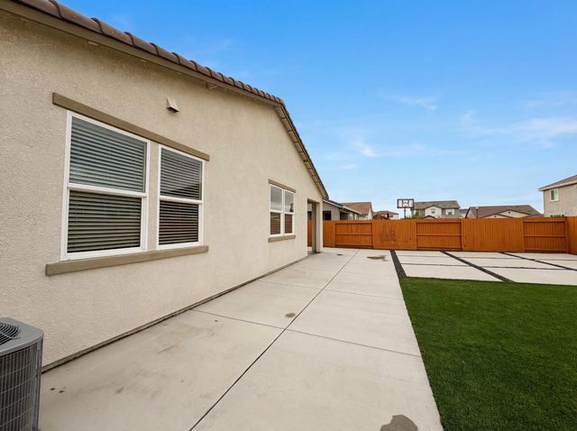 15385 Trolley St, Lathrop, CA 95330