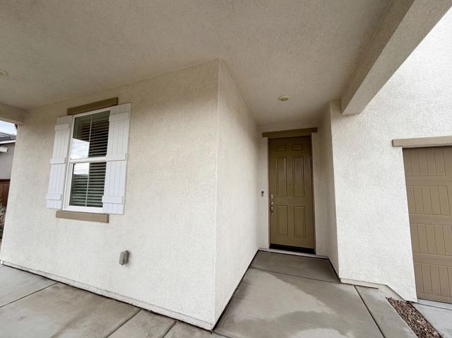 15385 Trolley St, Lathrop, CA 95330