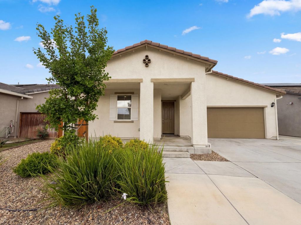 15385 Trolley St, Lathrop, CA 95330