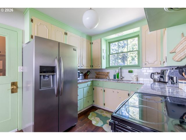 690 ELECTRIC Ave Se, Salem, OR 97302