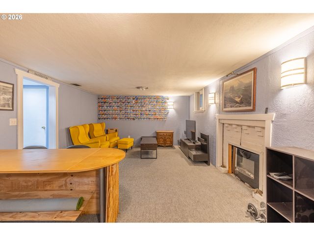 690 ELECTRIC Ave Se, Salem, OR 97302