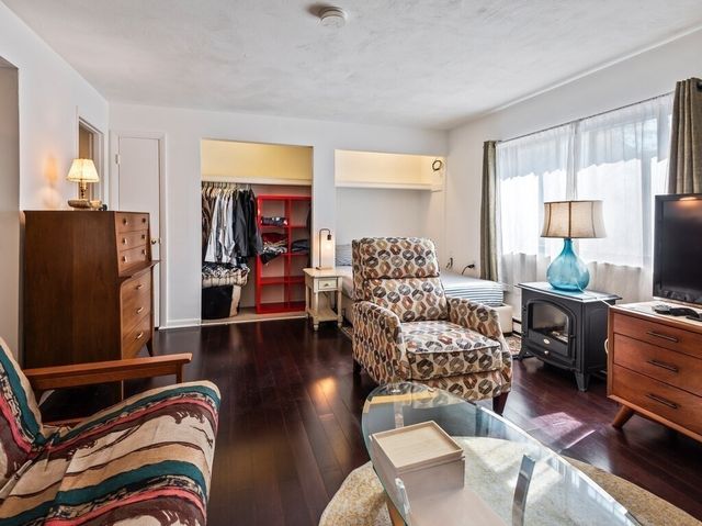 10 Roberts 12, Somerville, MA 02145