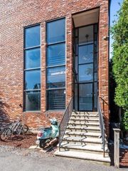 10 Roberts 12, Somerville, MA 02145