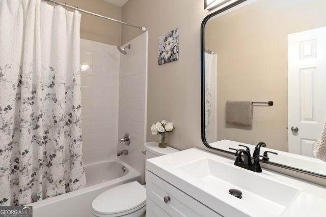 2450 Vivian Circle, Decatur, GA 30030