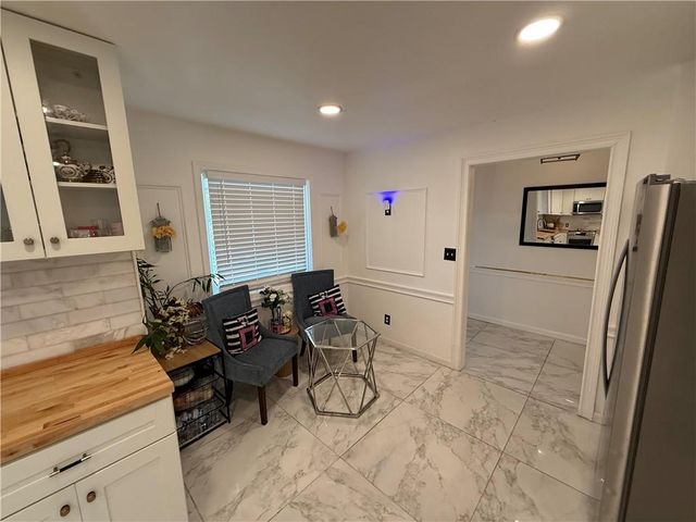6705 N Overland Drive, Kansas City, MO 64151