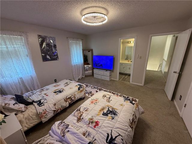 6705 N Overland Drive, Kansas City, MO 64151