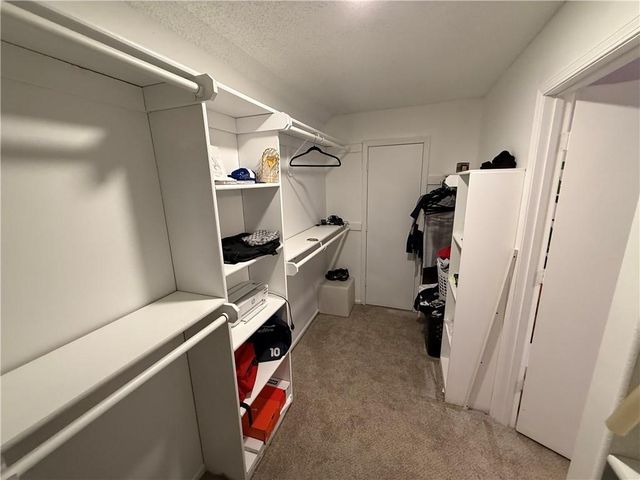 6705 N Overland Drive, Kansas City, MO 64151