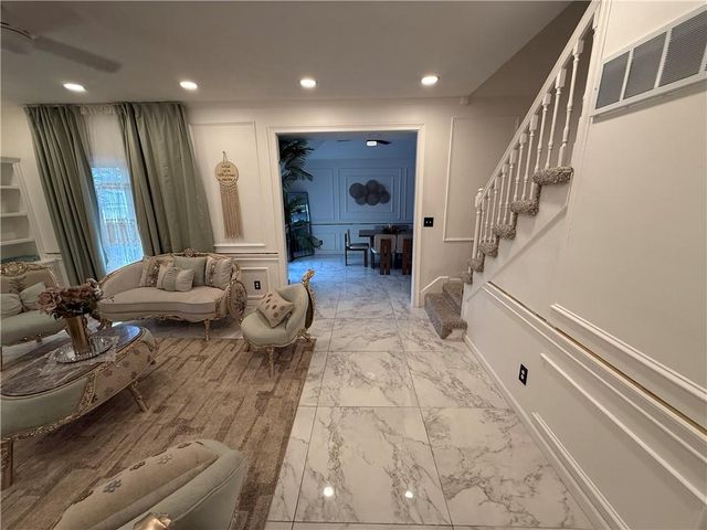 6705 N Overland Drive, Kansas City, MO 64151