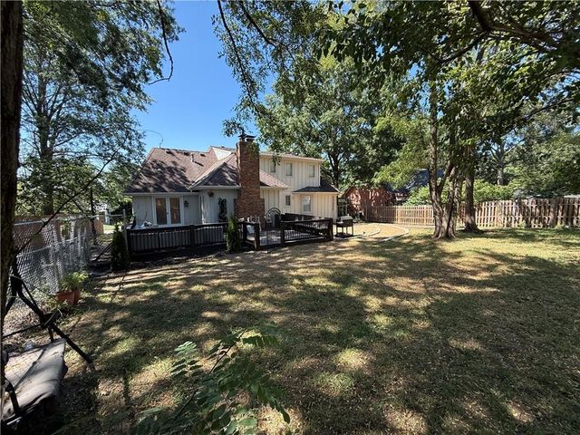 6705 N Overland Drive, Kansas City, MO 64151