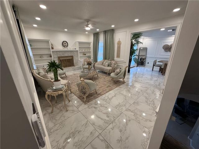 6705 N Overland Drive, Kansas City, MO 64151