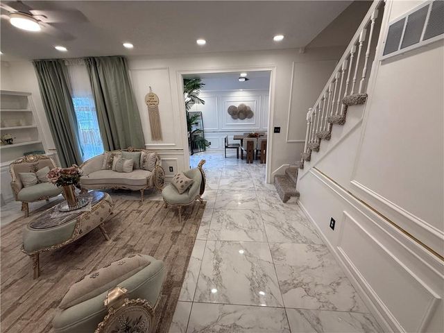 6705 N Overland Drive, Kansas City, MO 64151