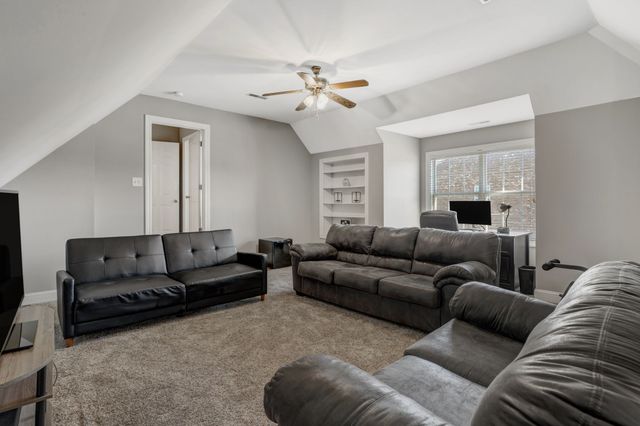 1328 Sam Houston Ave, Murfreesboro, TN 37129