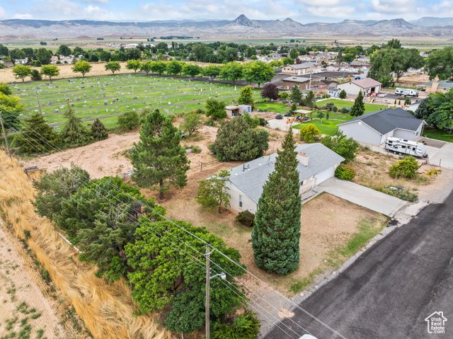 390 N 300 W, Aurora, UT 84620