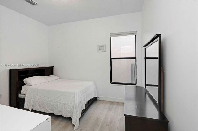 3293 W 98th Place, Hialeah, FL 33018