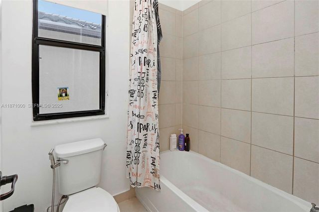 3293 W 98th Place, Hialeah, FL 33018